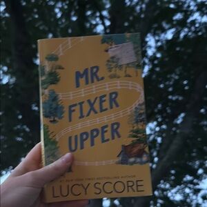 Mr. Fixer Upper Book by Lucy Score